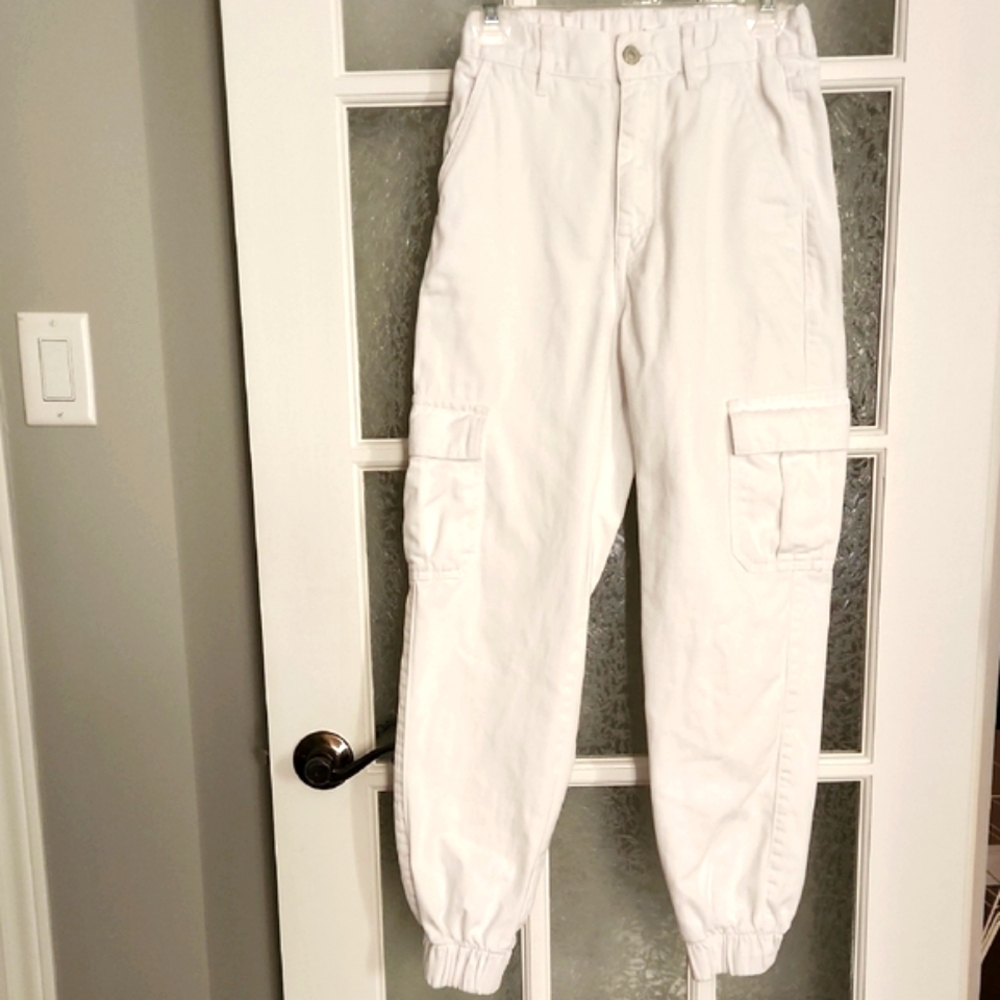 Pull&Bear White Cargo Jeans Jegging Style